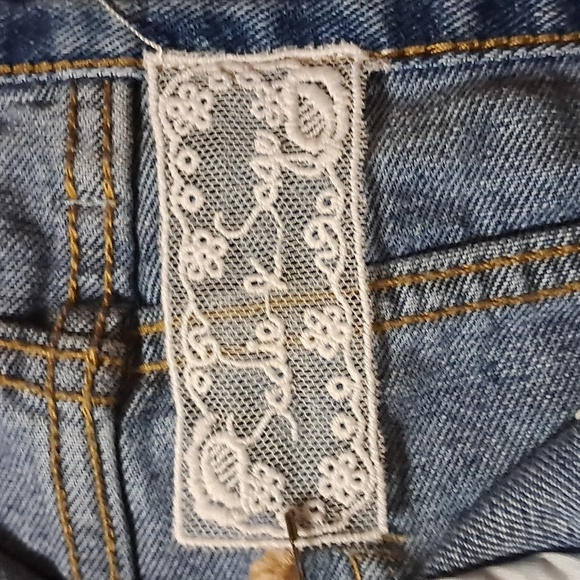 Sadie & Sage Embroidered Distressed Raw Hem Denim Midi Skirt Size M Boho Festiva - Picture 8 of 10